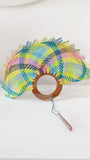 Abanico jipijapa grande multicolor con madera de tzalam Abanico jipijapa grande multicolor con madera de tzalam