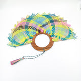 Abanico jipijapa grande multicolor con madera de tzalam Abanico jipijapa grande multicolor con madera de tzalam