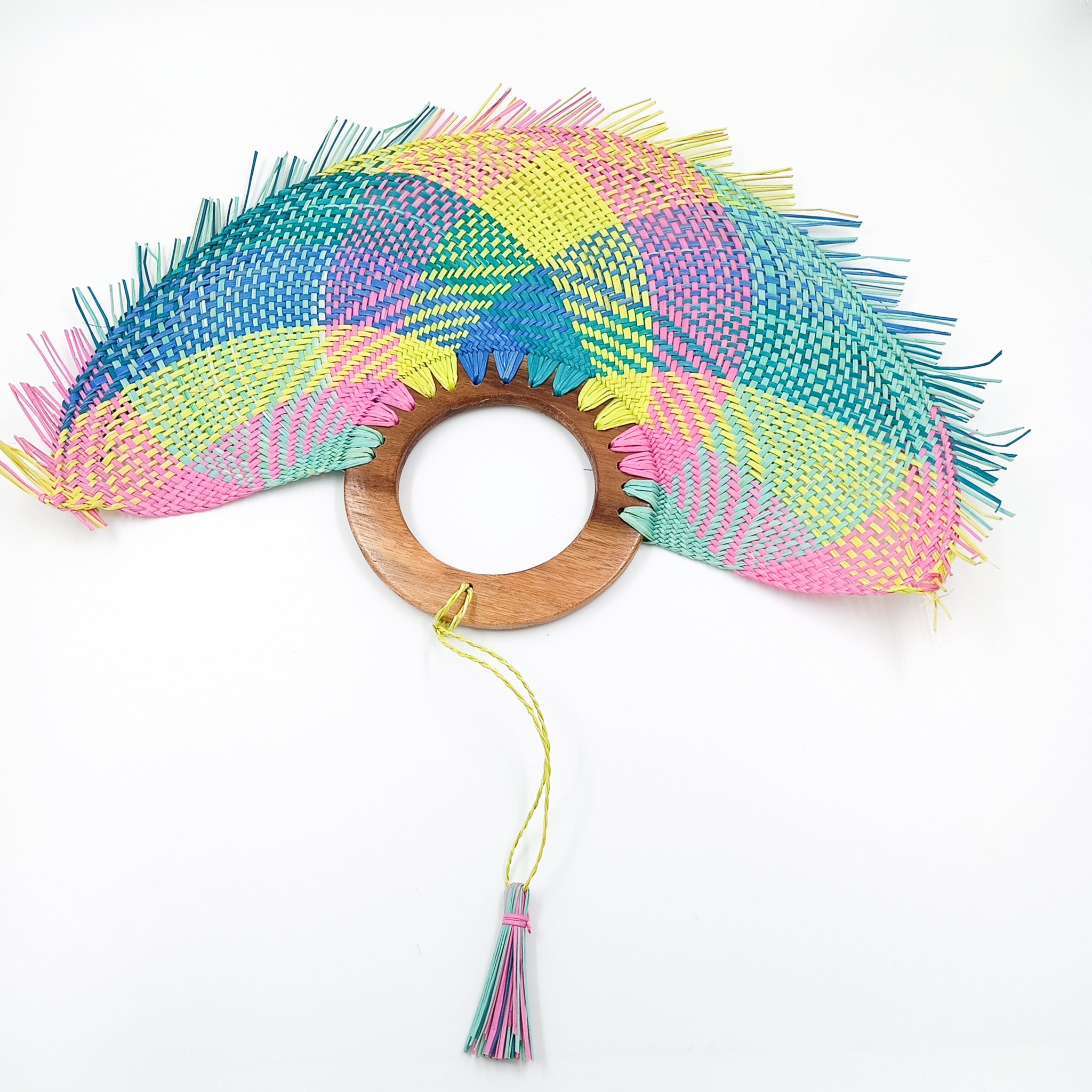Abanico jipijapa grande multicolor con madera de tzalam Abanico jipijapa grande multicolor con madera de tzalam