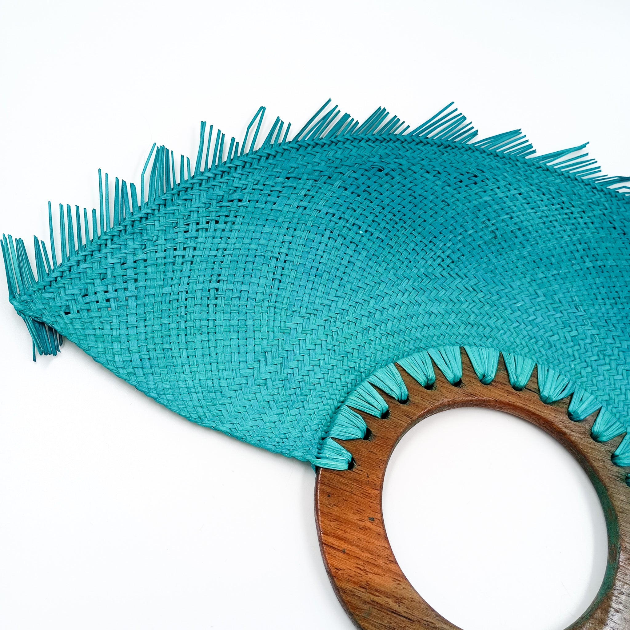 Abanico jipijapa grande color azul con madera de tzalam Abanico jipijapa grande color azul con madera de tzalam