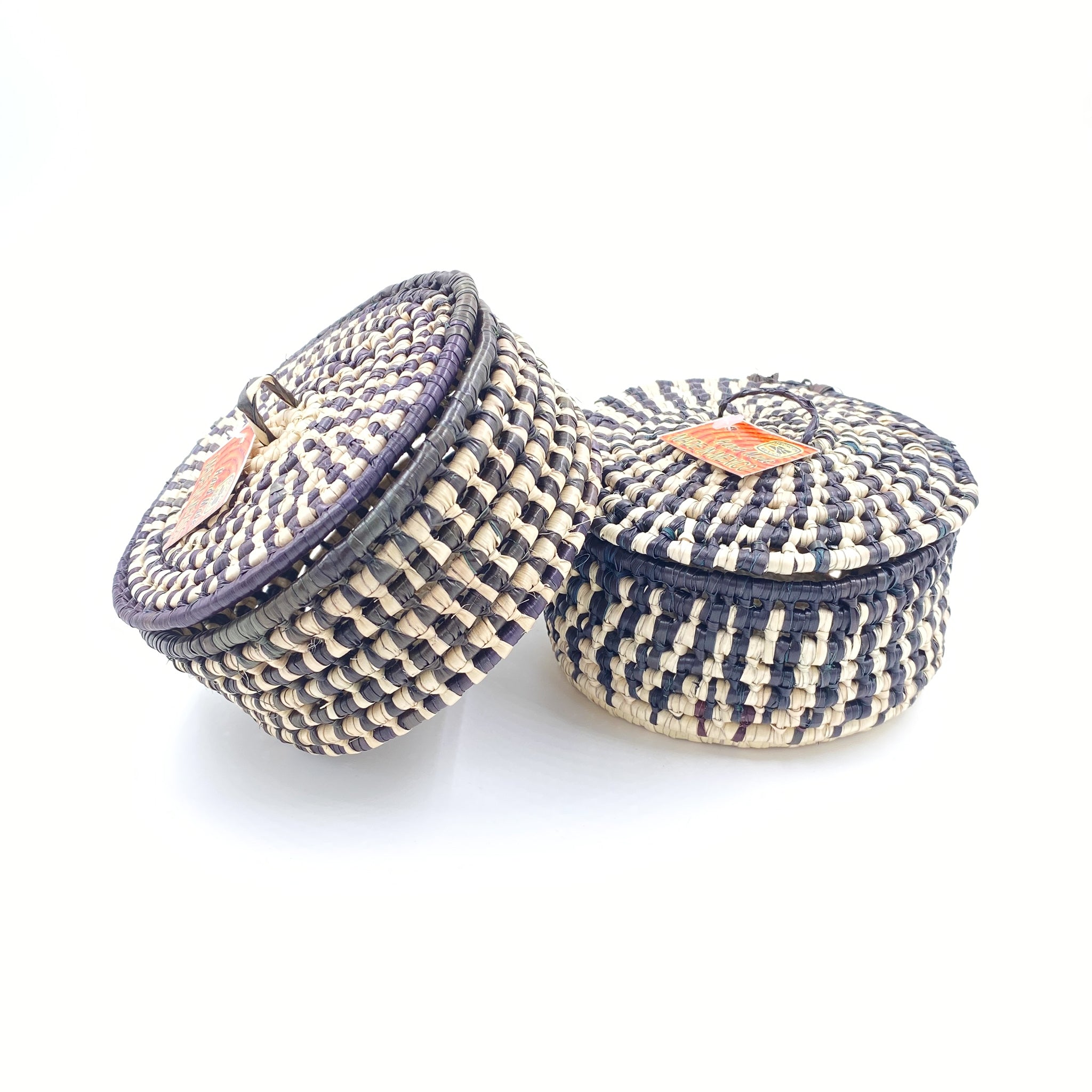 Alajeros tejidos a mano en palma Alajeros tejidos a mano en palma