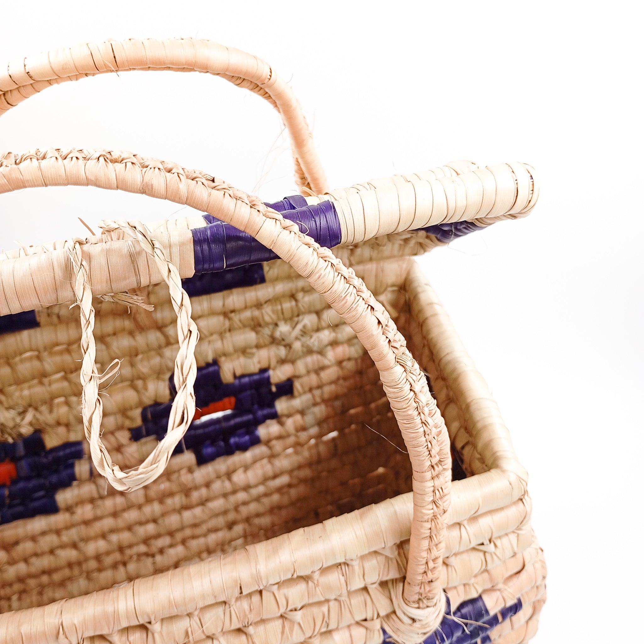 Bolsa rectangular de palma con flores Bolsa rectangular de palma con flores