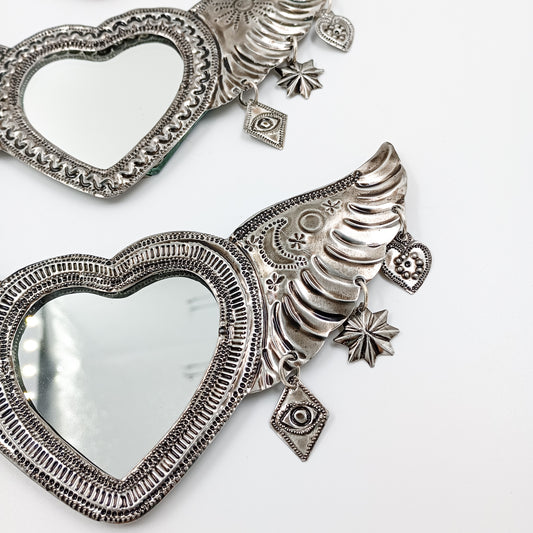 Corazón Milagritos con espejo en hojalata - oxidado