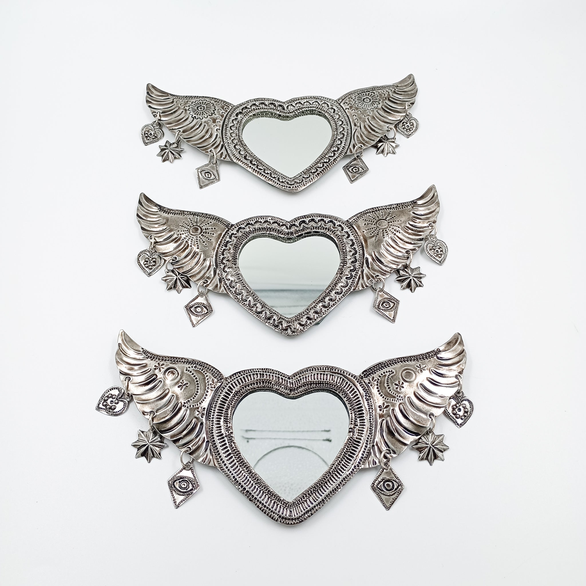 Corazón Milagritos con espejo en hojalata - oxidado Corazón Milagritos con espejo en hojalata - oxidado