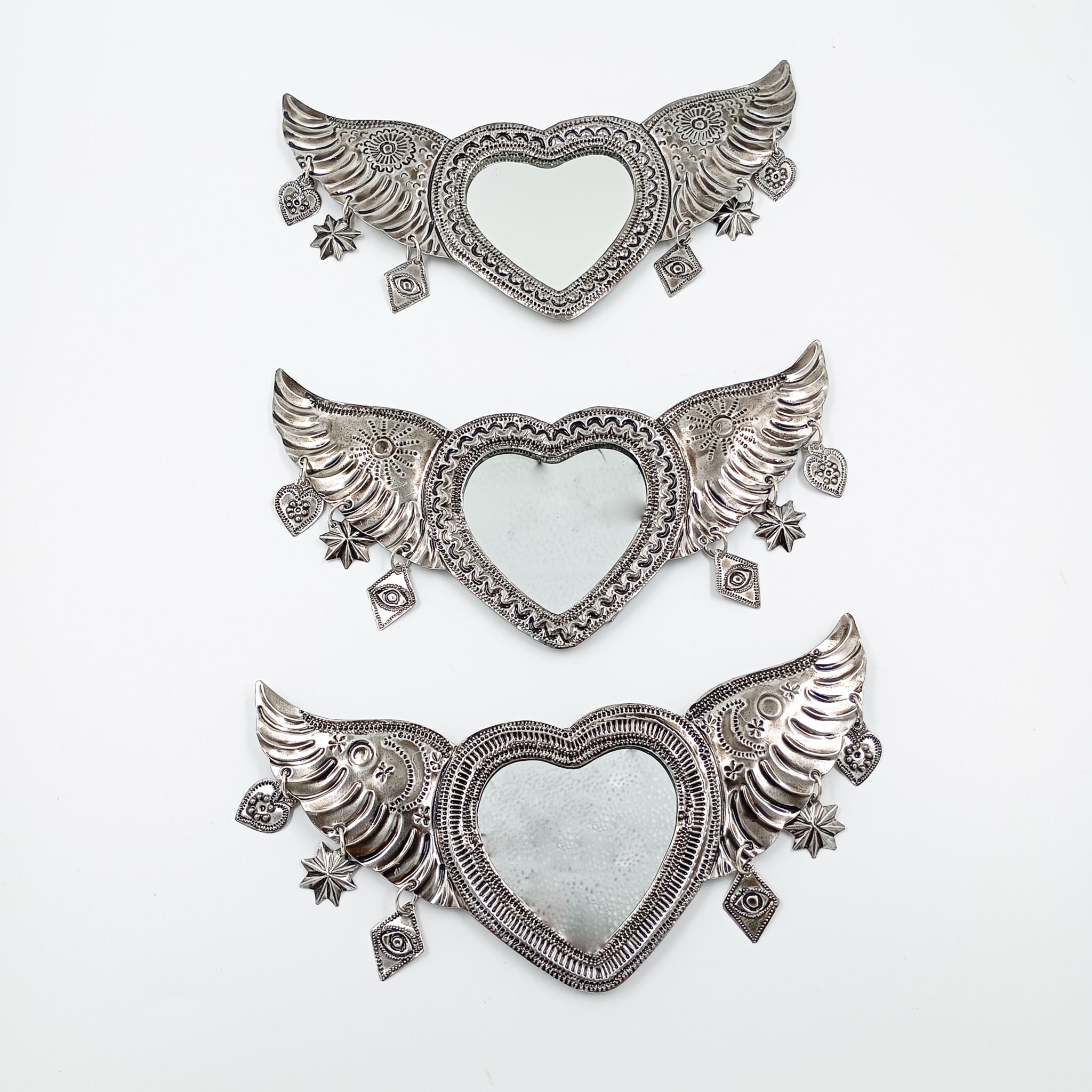 Corazón Milagritos con espejo en hojalata - oxidado Corazón Milagritos con espejo en hojalata - oxidado