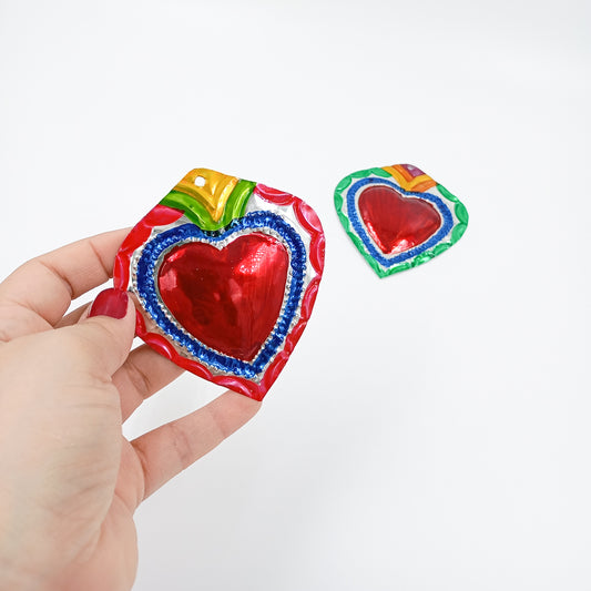 Corazones de hojalata artesanales tamaño chico
