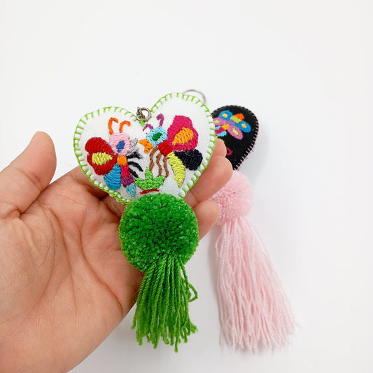 Llavero corazón bordado Tenango de Doria