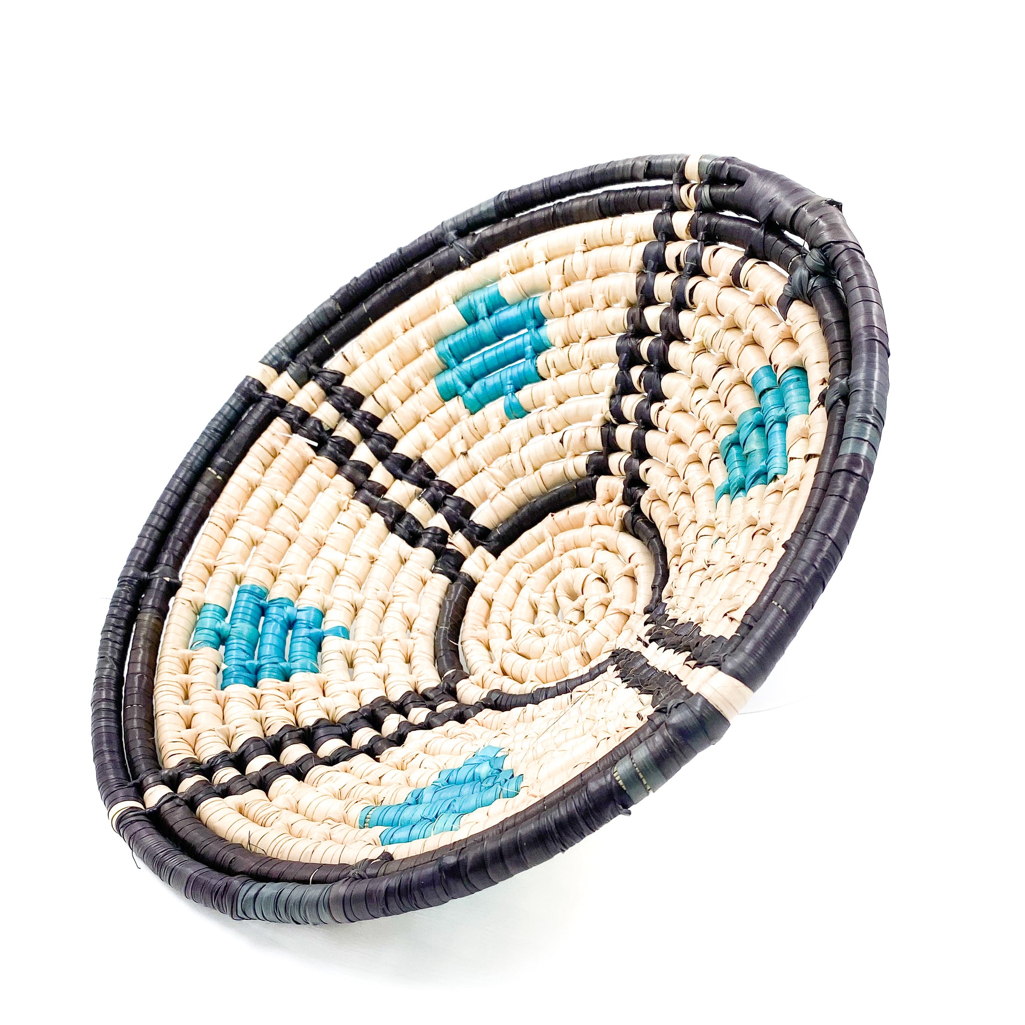 Plato cónico de palma tejido a mano Plato cónico de palma tejido a mano