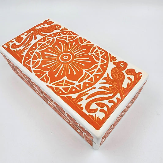 Caja rectangular de Olinalá