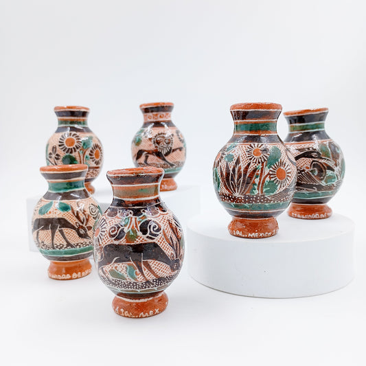 Florero mini de barro bruñido con fauna mexicana – Colección de José Trinidad Bernabé Jalisco (Copia)