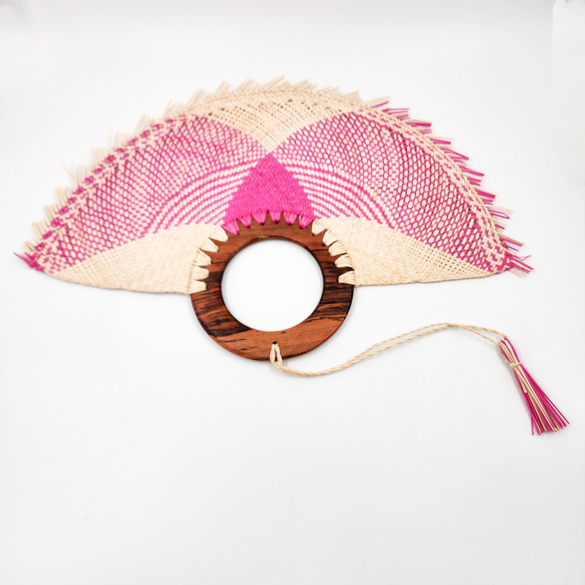 Abanico jipijapa grande color natural y rosa con mango de madera