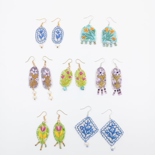 Aretes bordados a mano