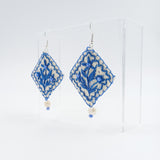 Aretes bordados a mano