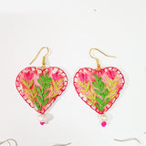 Aretes bordados a mano