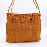 Bolsa artesanal de henequén color ocre hecha en Yucatán