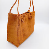 Bolsa artesanal de henequén color ocre hecha en Yucatán