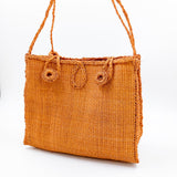 Bolsa artesanal de henequén color ocre hecha en Yucatán