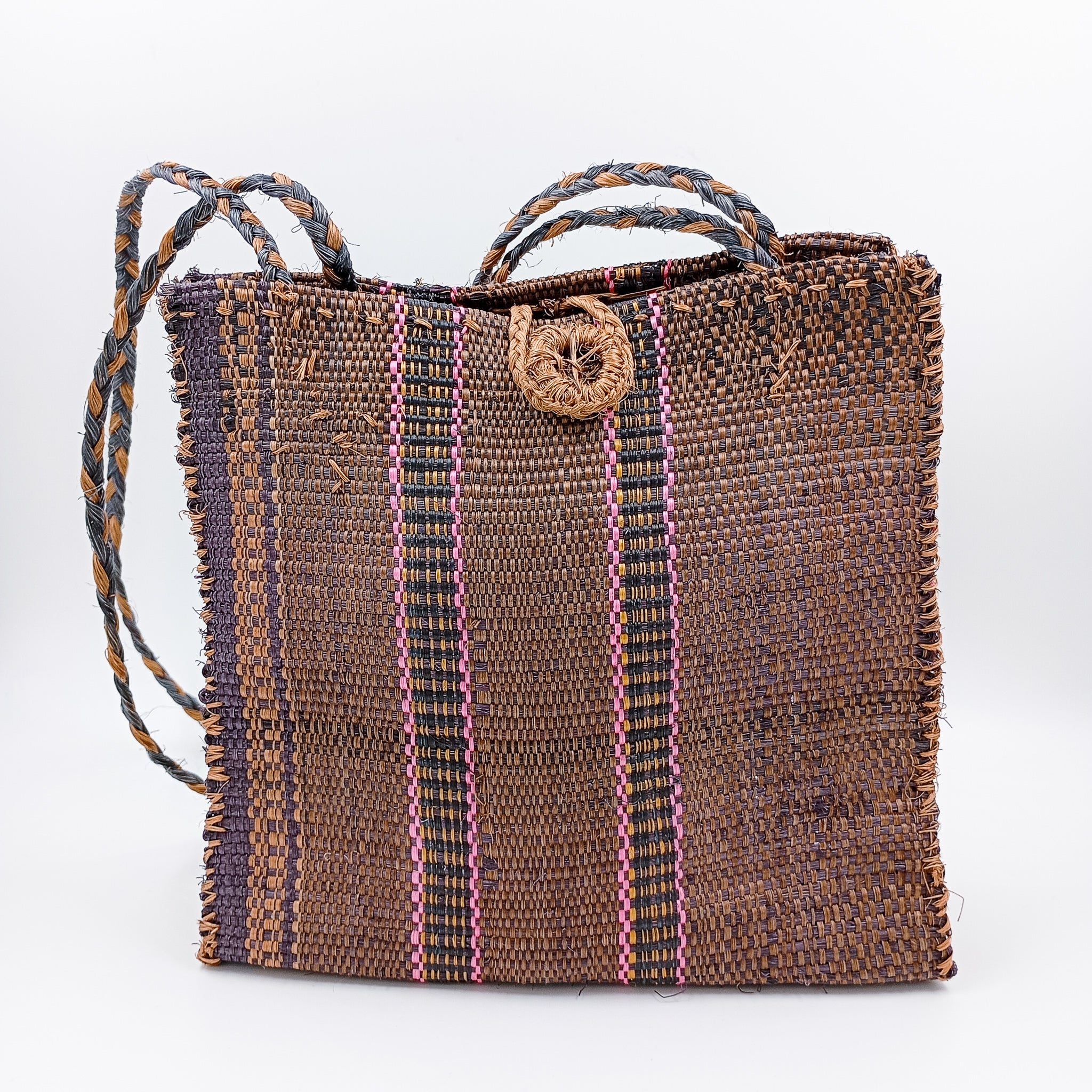Bolsa artesanal de henequén hecha en Yucatán