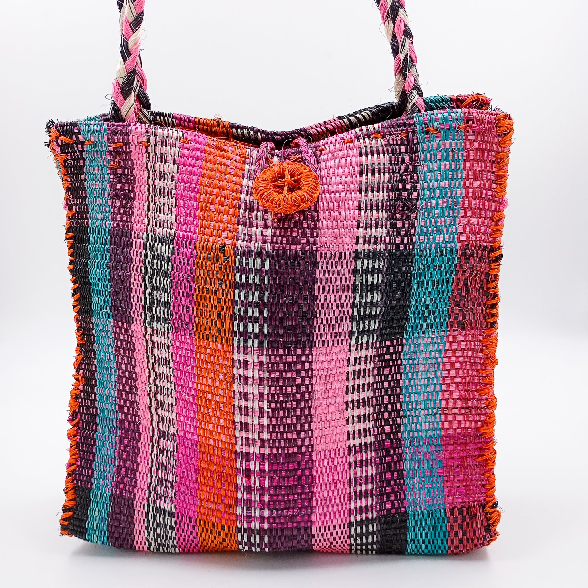 Bolsa artesanal de henequén hecha en Yucatán