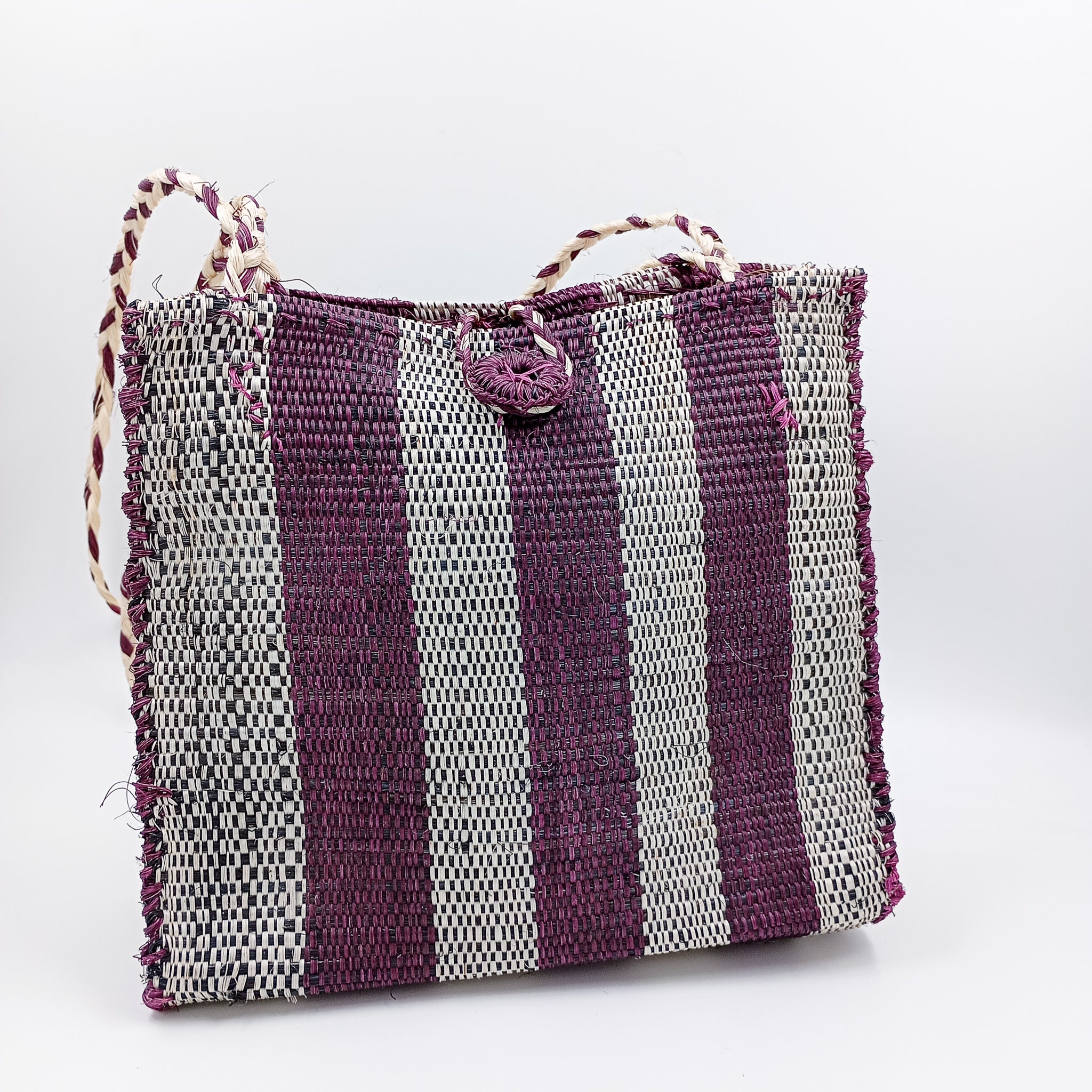 Bolsa artesanal de henequén hecha en Yucatán