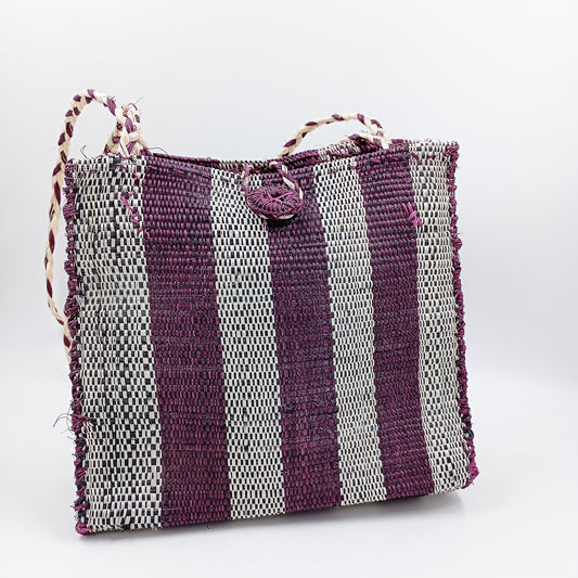 Bolsa artesanal de henequén hecha en Yucatán