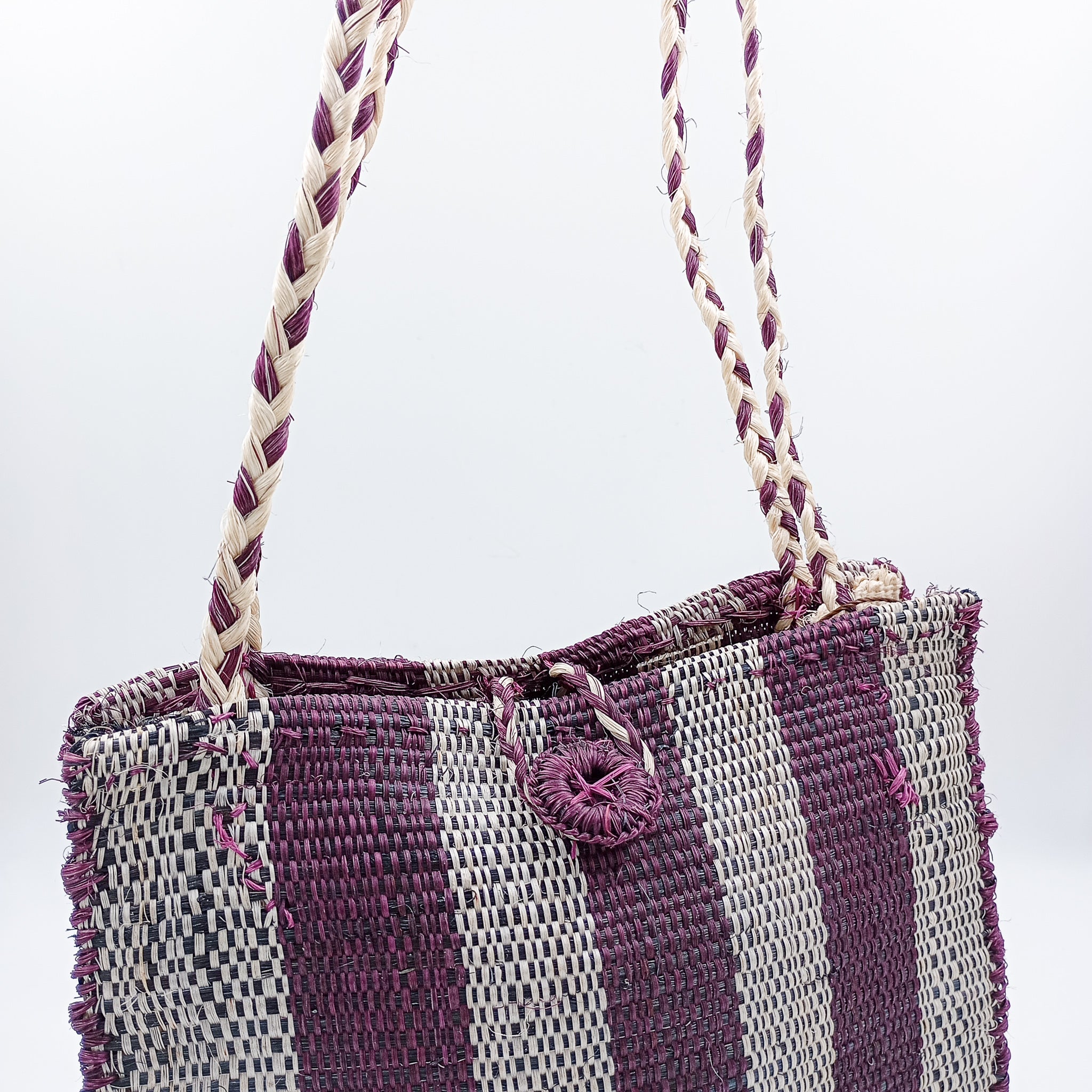 Bolsa artesanal de henequén hecha en Yucatán