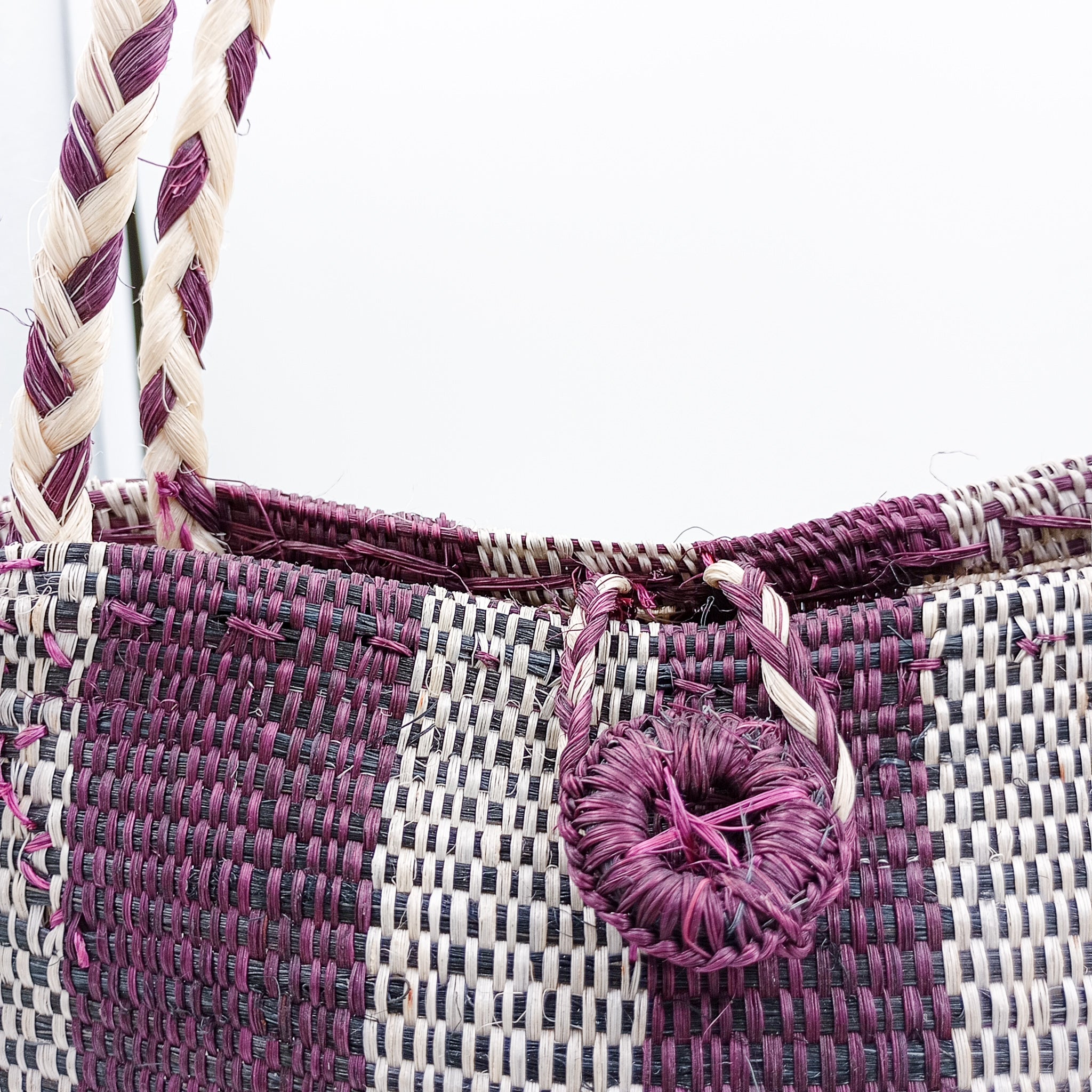 Bolsa artesanal de henequén hecha en Yucatán
