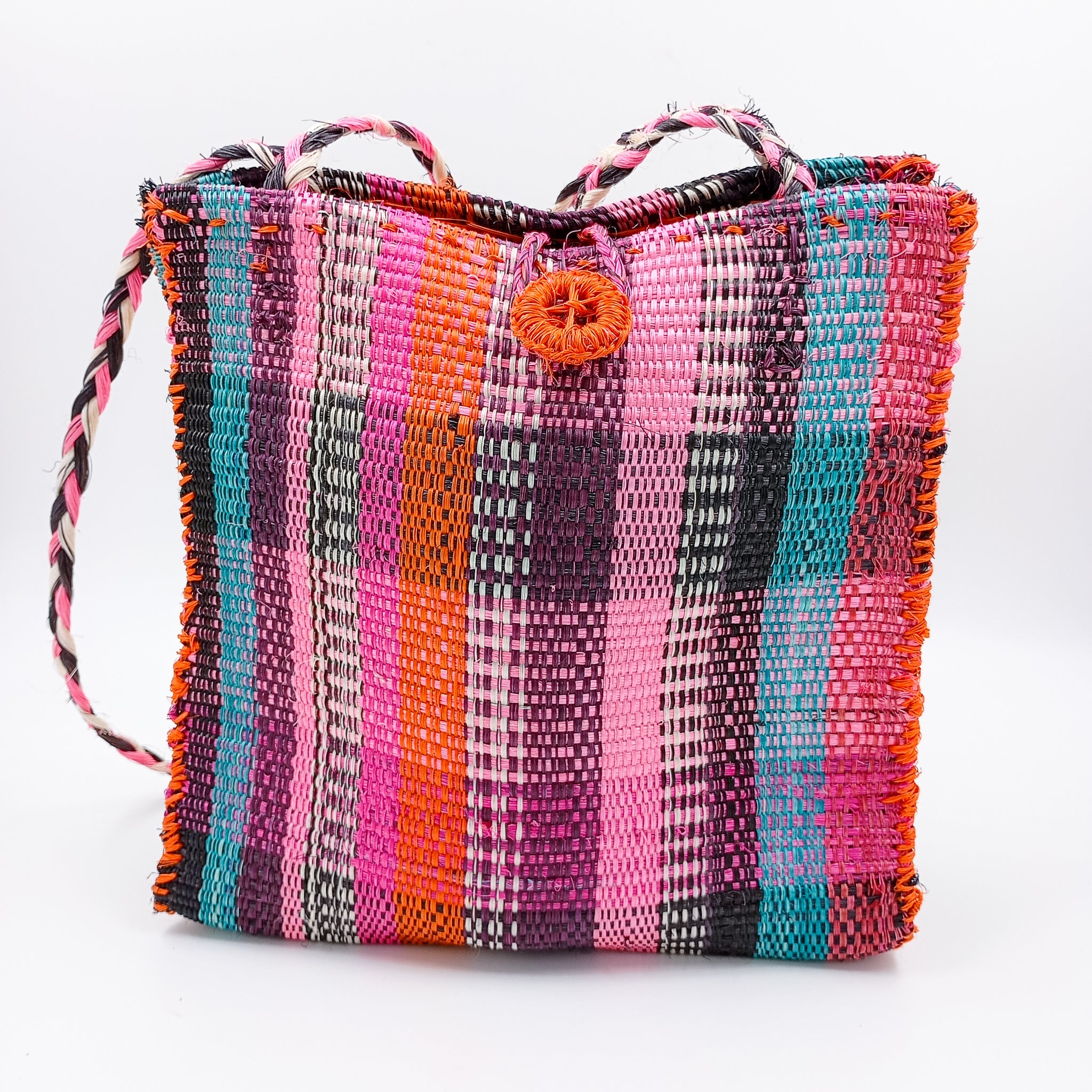 Bolsa artesanal de henequén hecha en Yucatán