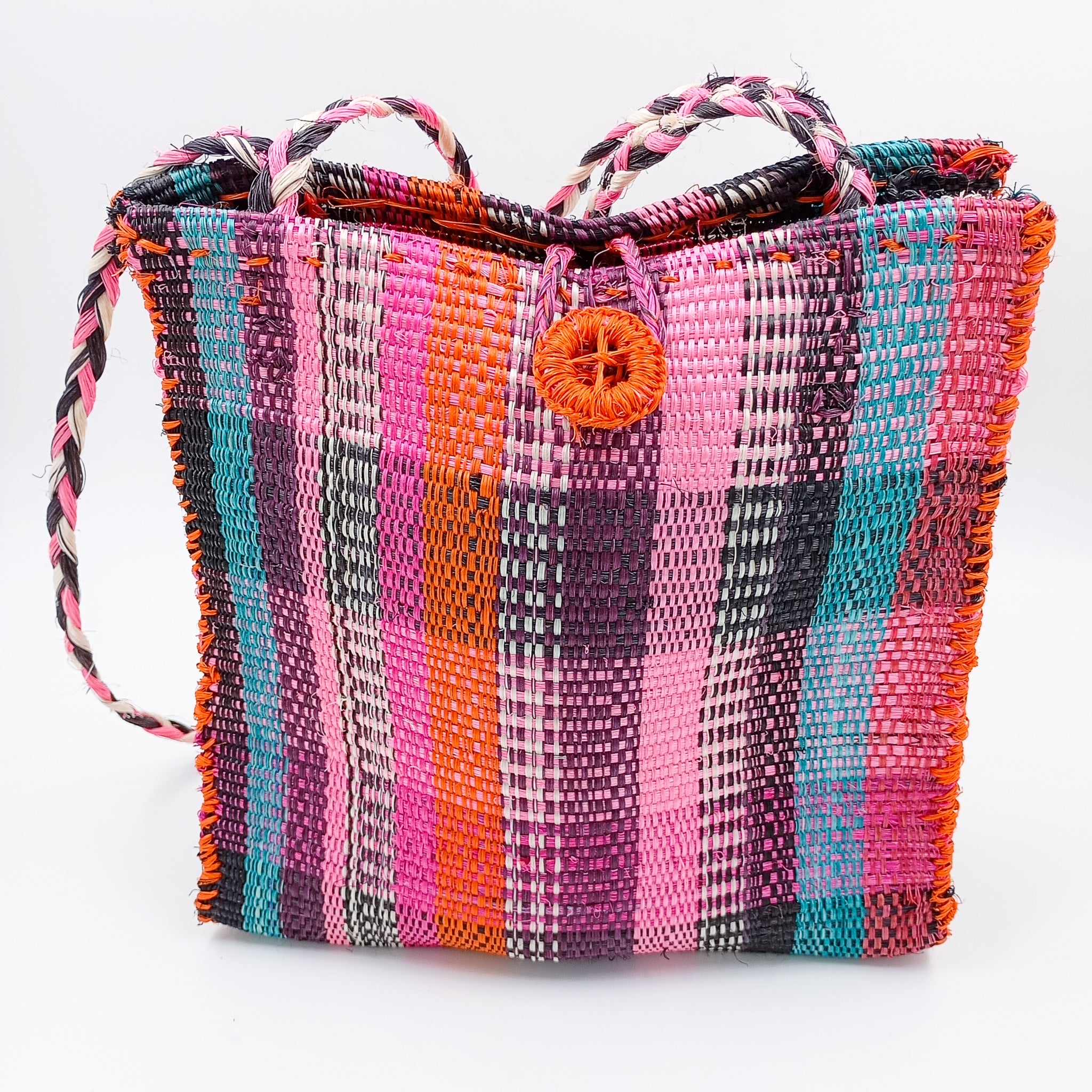 Bolsa artesanal de henequén hecha en Yucatán