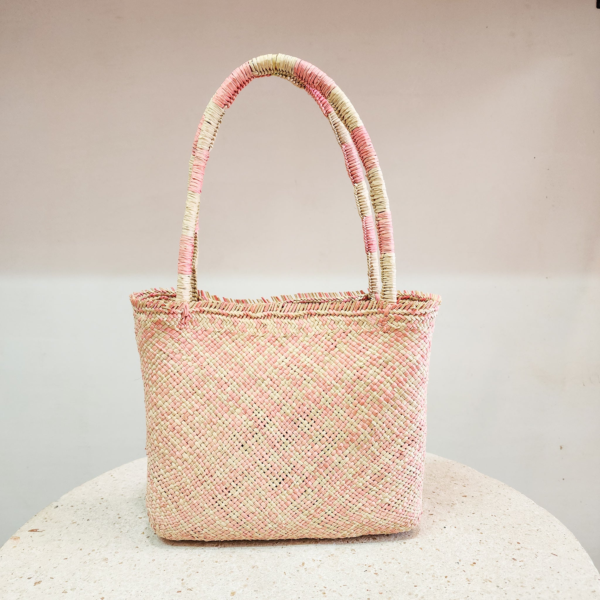 Bolsa Jipijapa cuadrada rosa