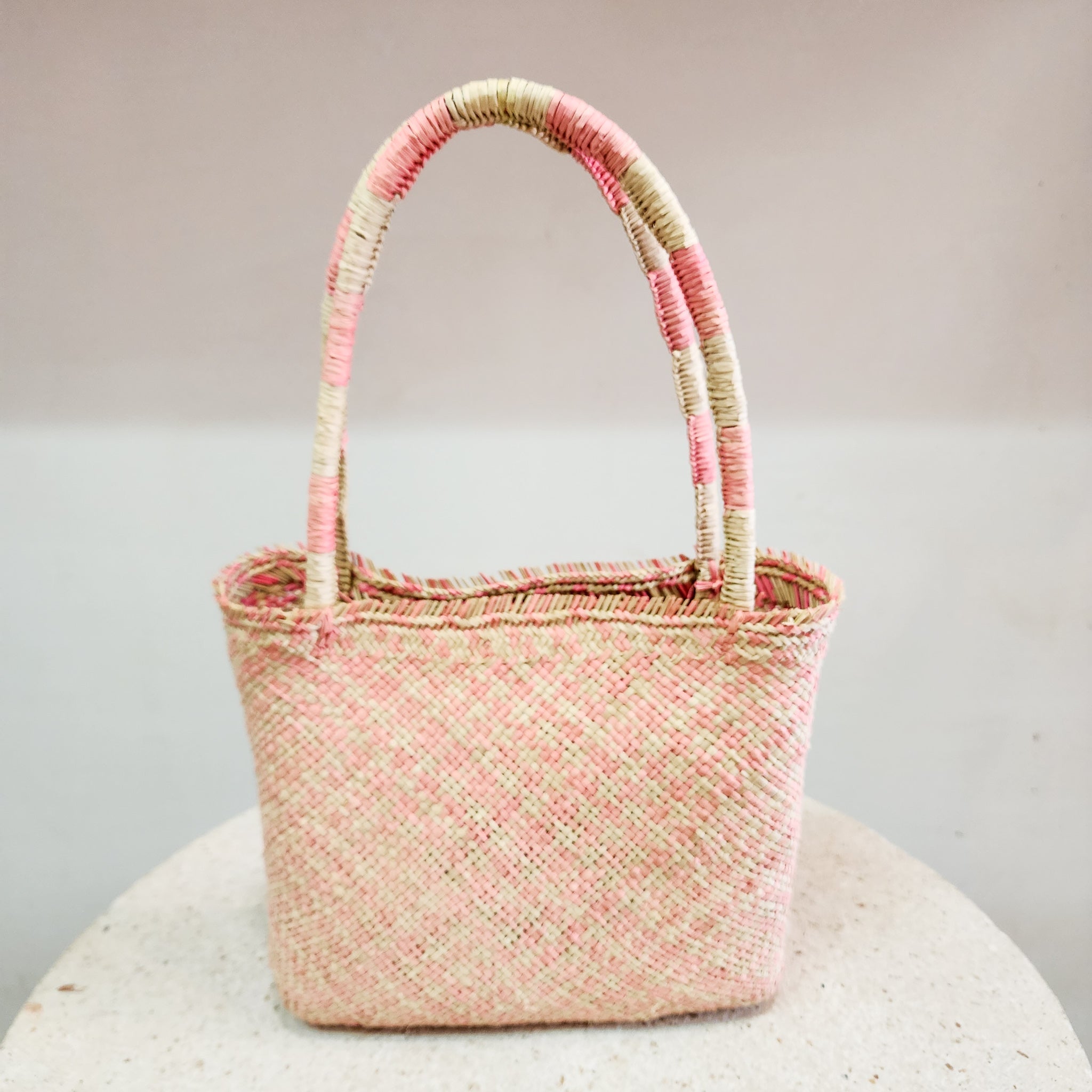 Bolsa Jipijapa cuadrada rosa