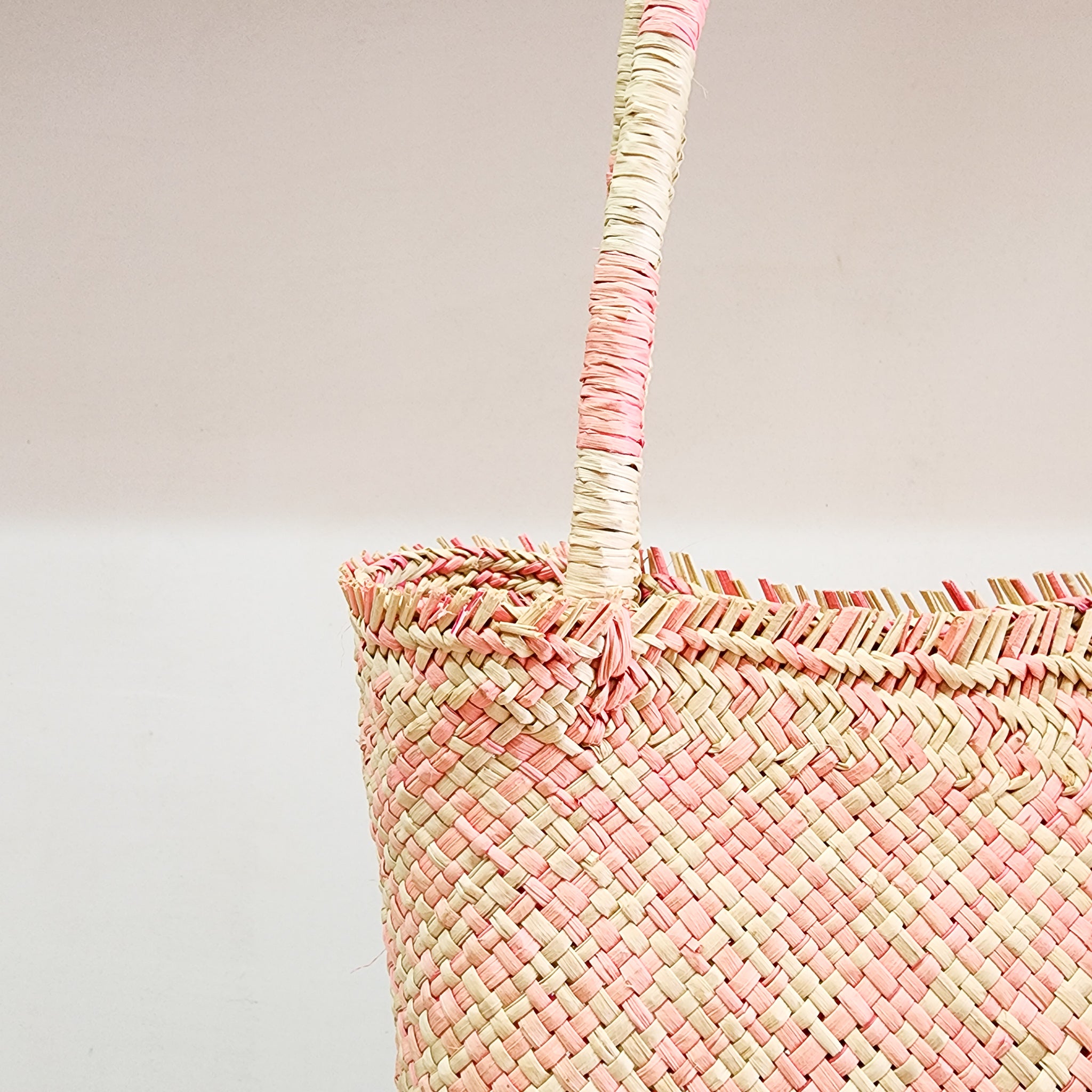 Bolsa Jipijapa cuadrada rosa