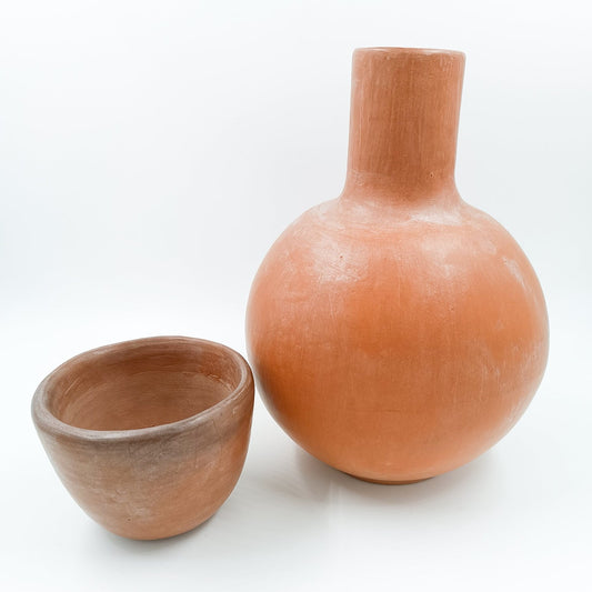 Botellón con vaso de barro de Michoacán