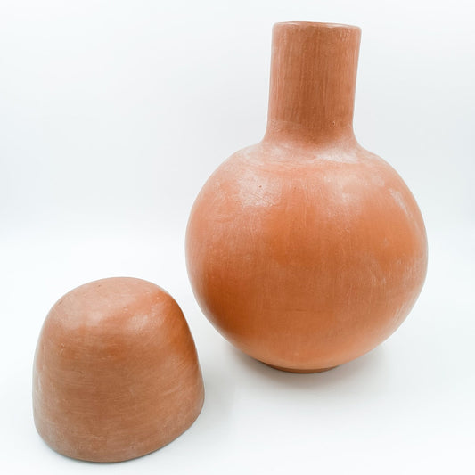 Botellón con vaso de barro de Michoacán