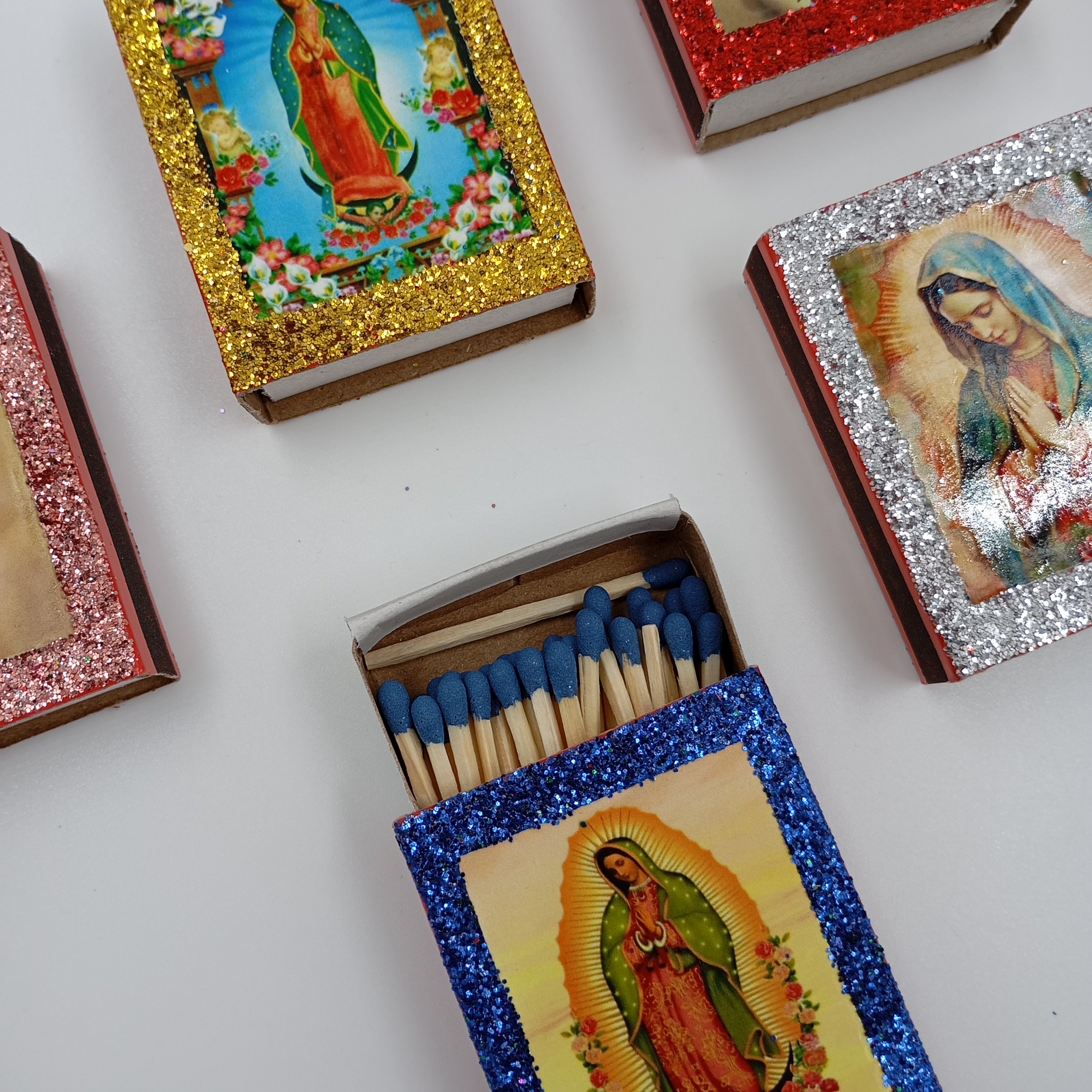 Cajita de cerillos – arte Kitsch mexicano con íconos pop