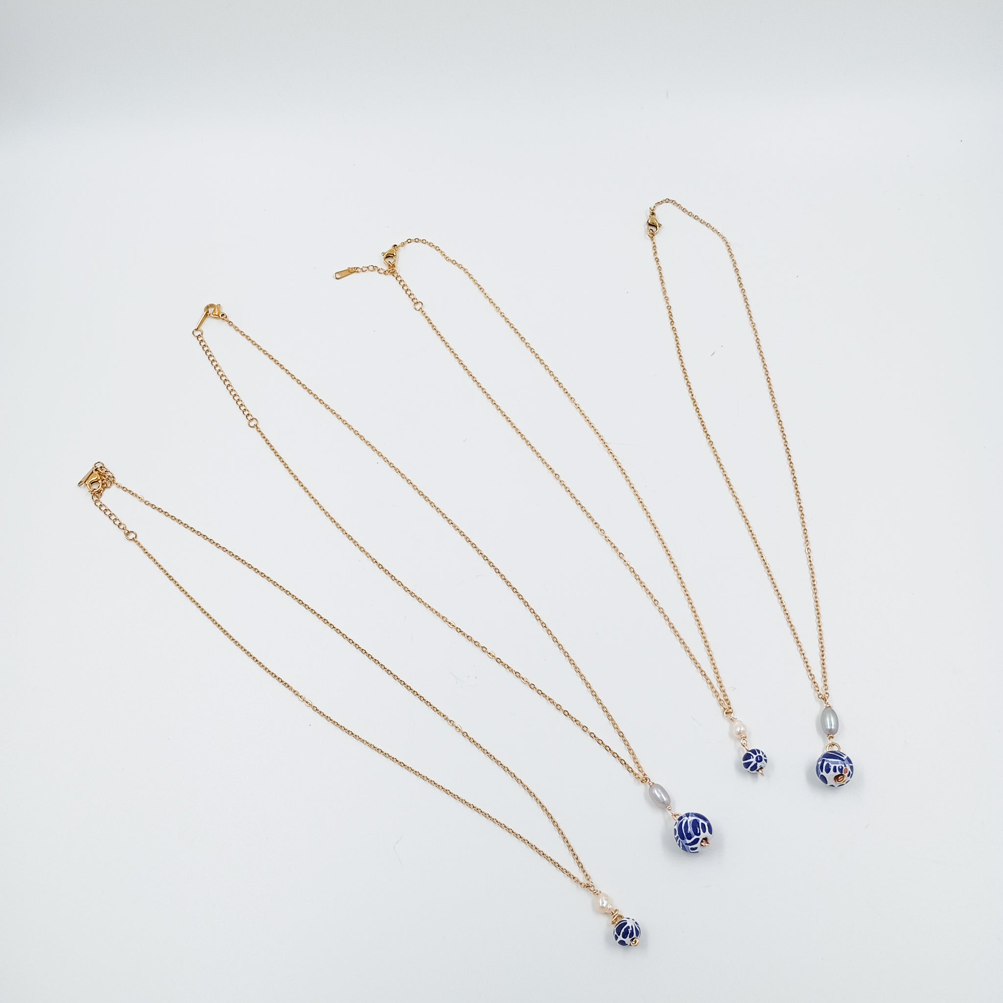 Collar Talavera y perla de río con cadena chapa de oro 14k