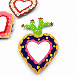 Corazón Milagrito con nopal y espejo de hojalata