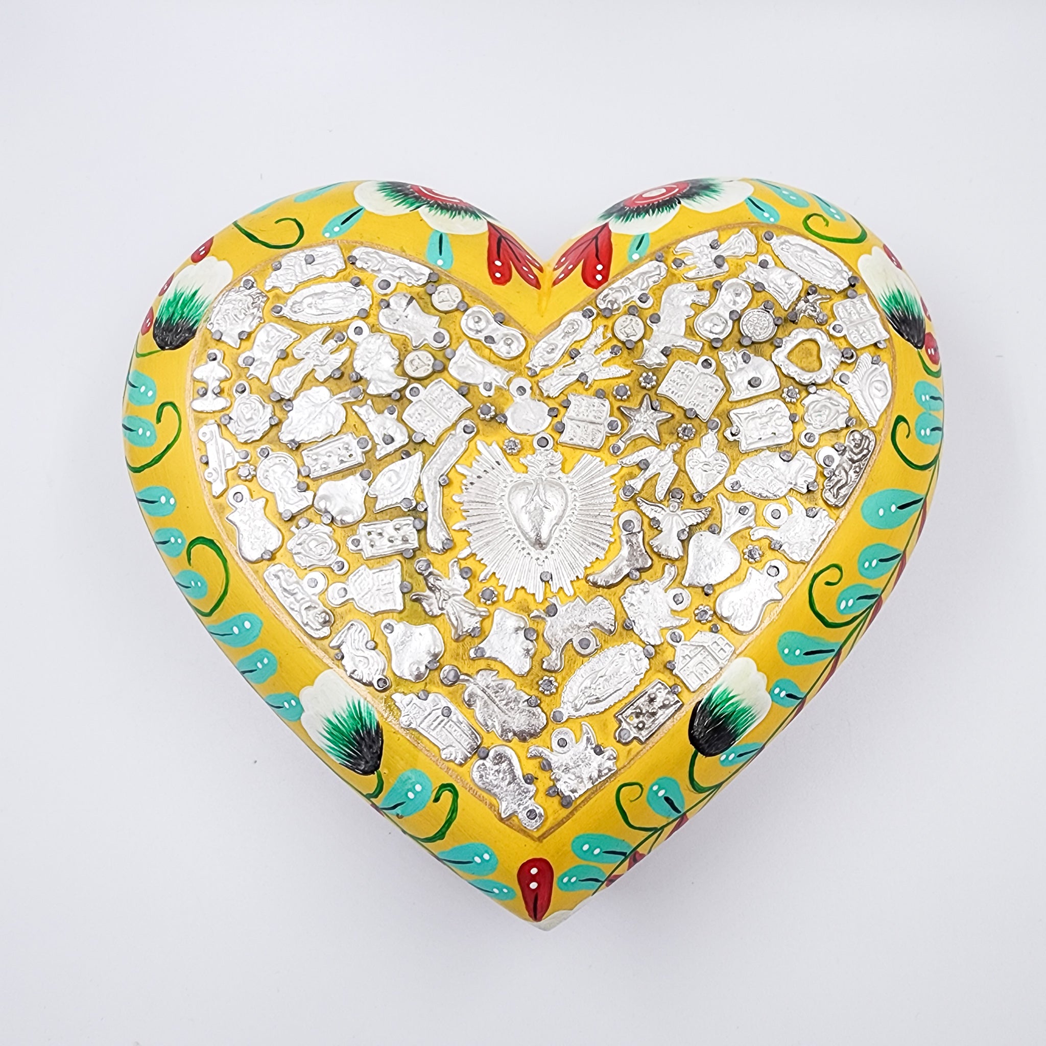 Corazón Grande con Milagritos y flores pintadas
