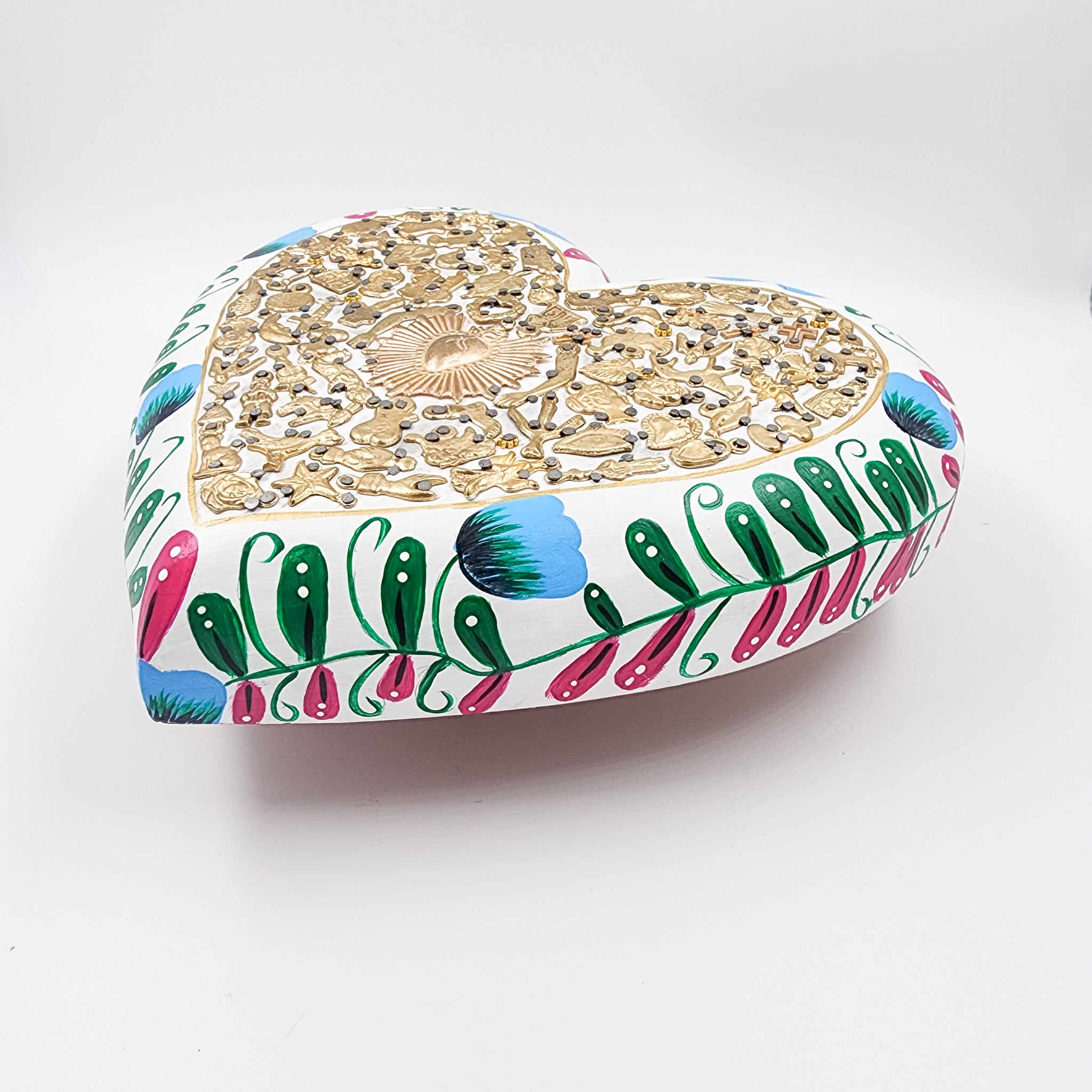 Corazón Grande con Milagritos y flores pintadas