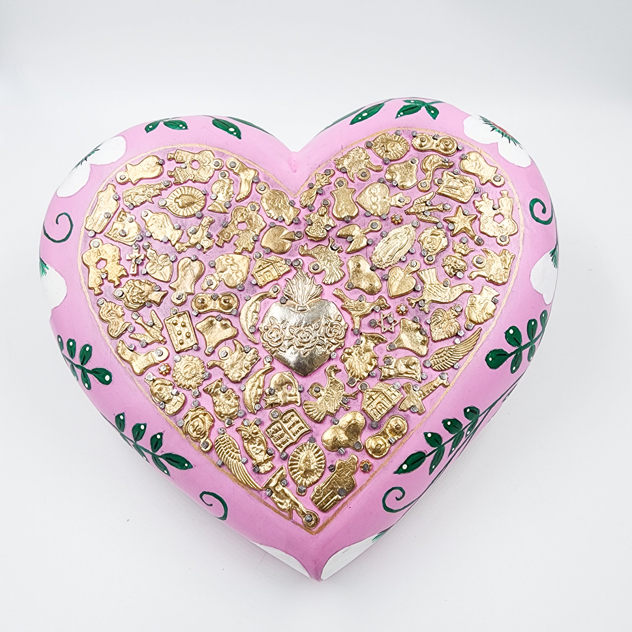 Corazón Grande con Milagritos y flores pintadas