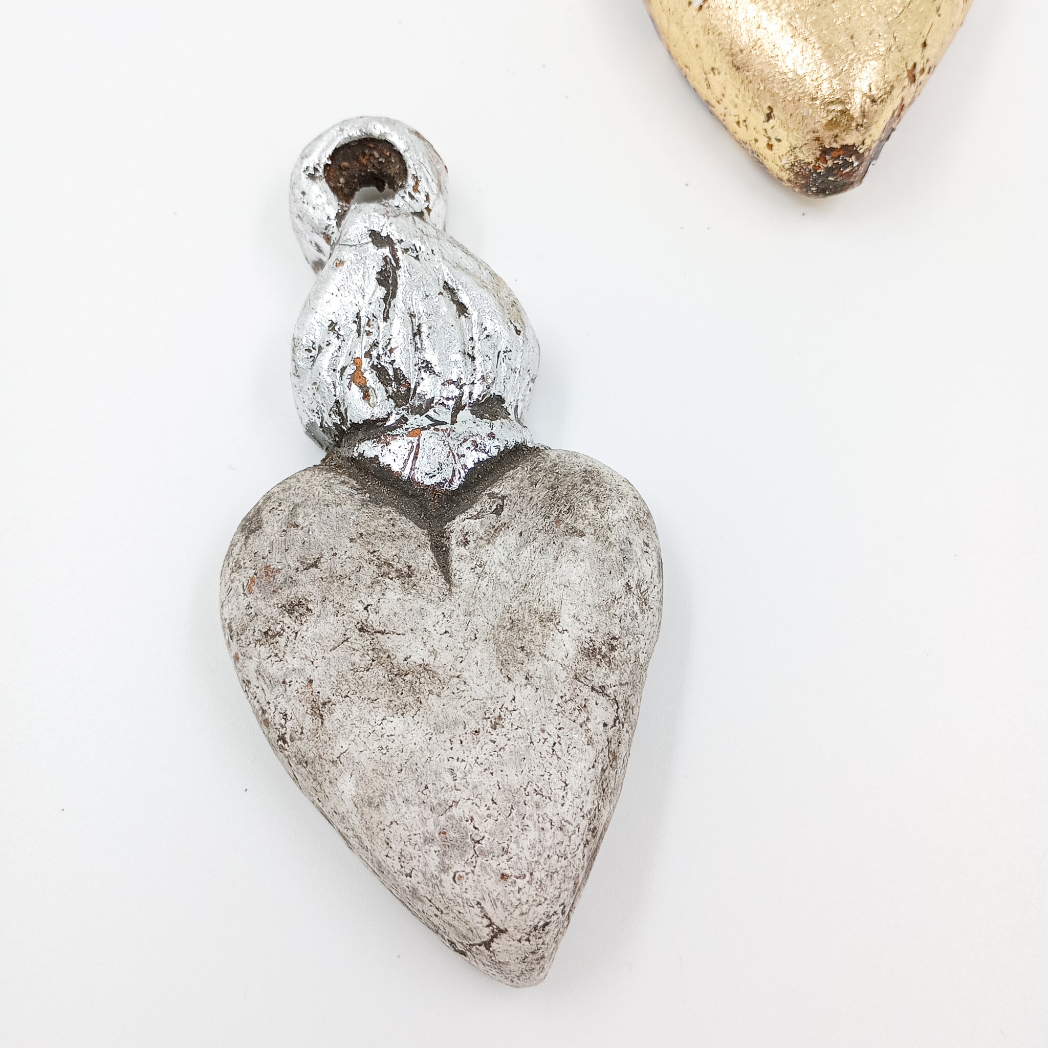 Corazón Milagrito con corona - acabado dorado y gris con plata