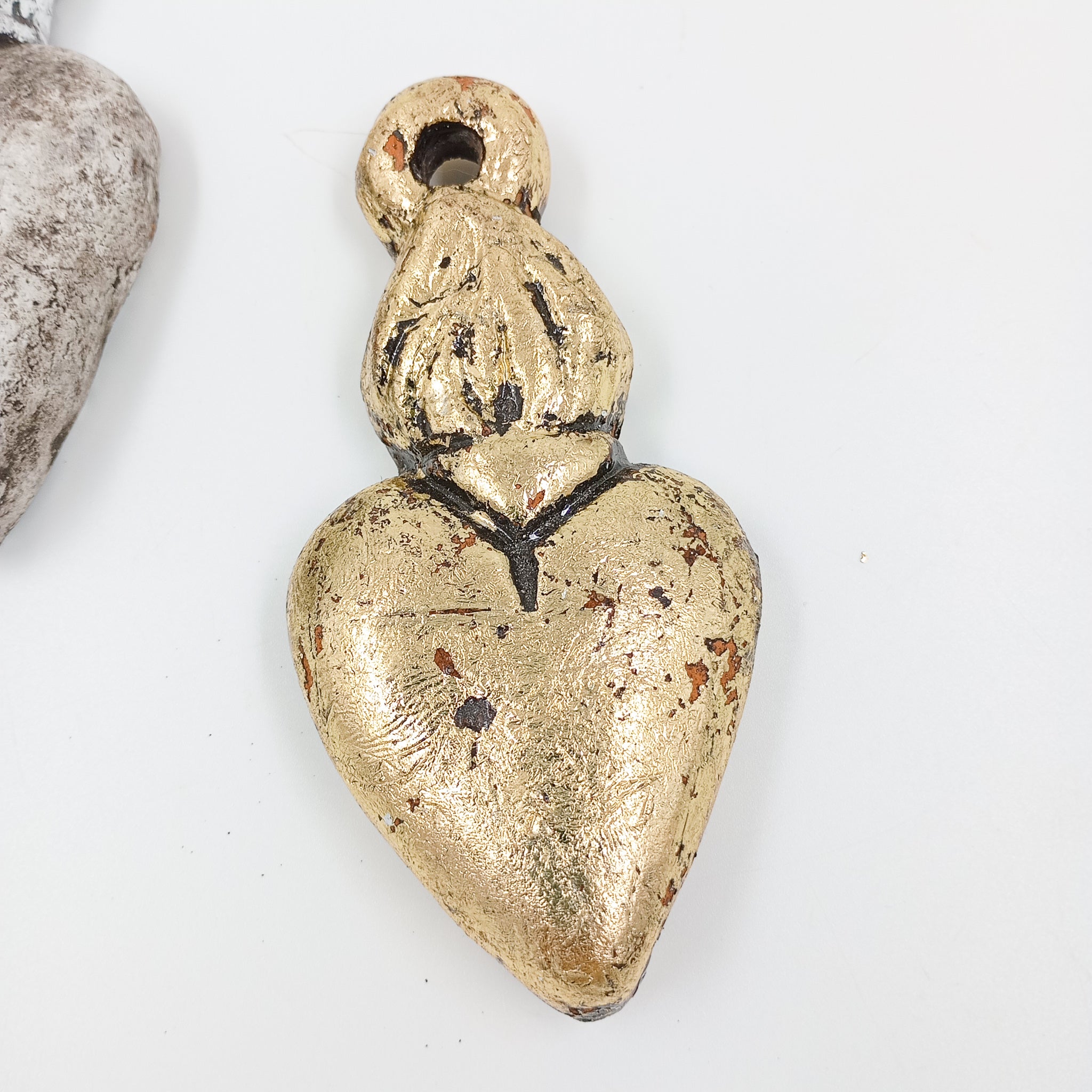 Corazón Milagrito con corona - acabado dorado y gris con plata