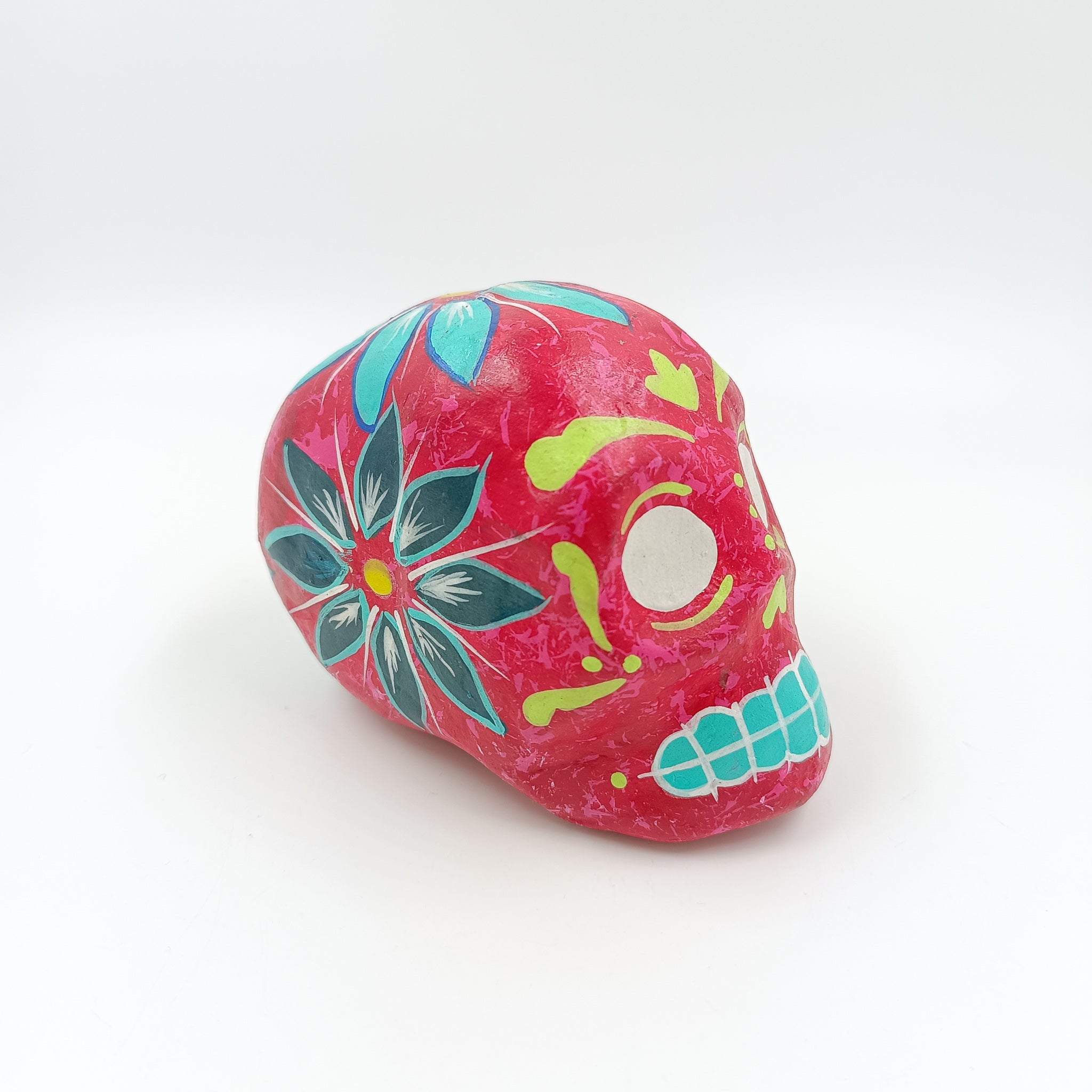 Cráneos de calaverita hechos de cartón