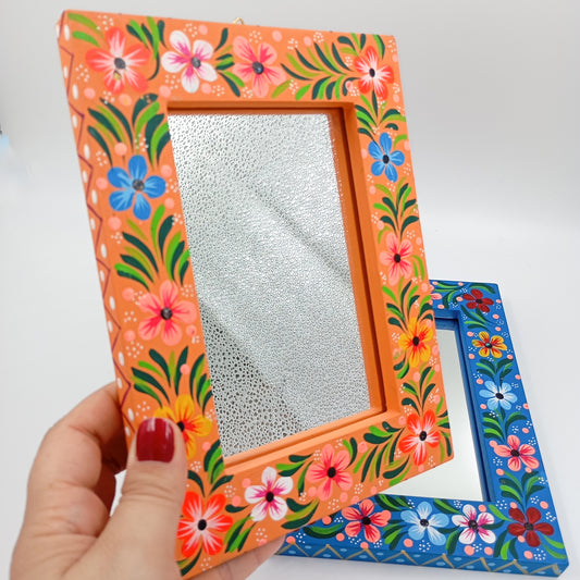 Espejos con flores pintadas a mano