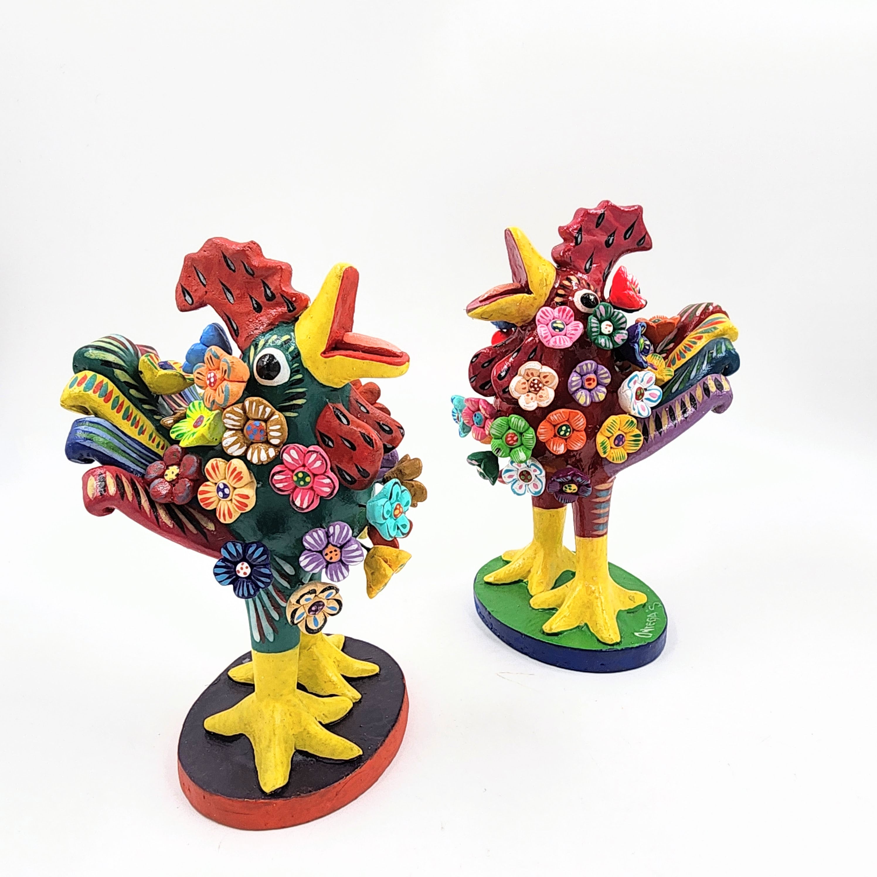 Gallo con flores de Barro Betus artesanal