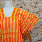 Huipil artesanal de Oaxaca - naranja y amarillo neón con estrellas