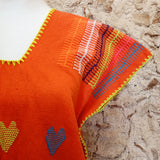 Huipil artesanal de Oaxaca - naranja con corazones de colores