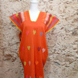 Huipil artesanal de Oaxaca - naranja con corazones de colores