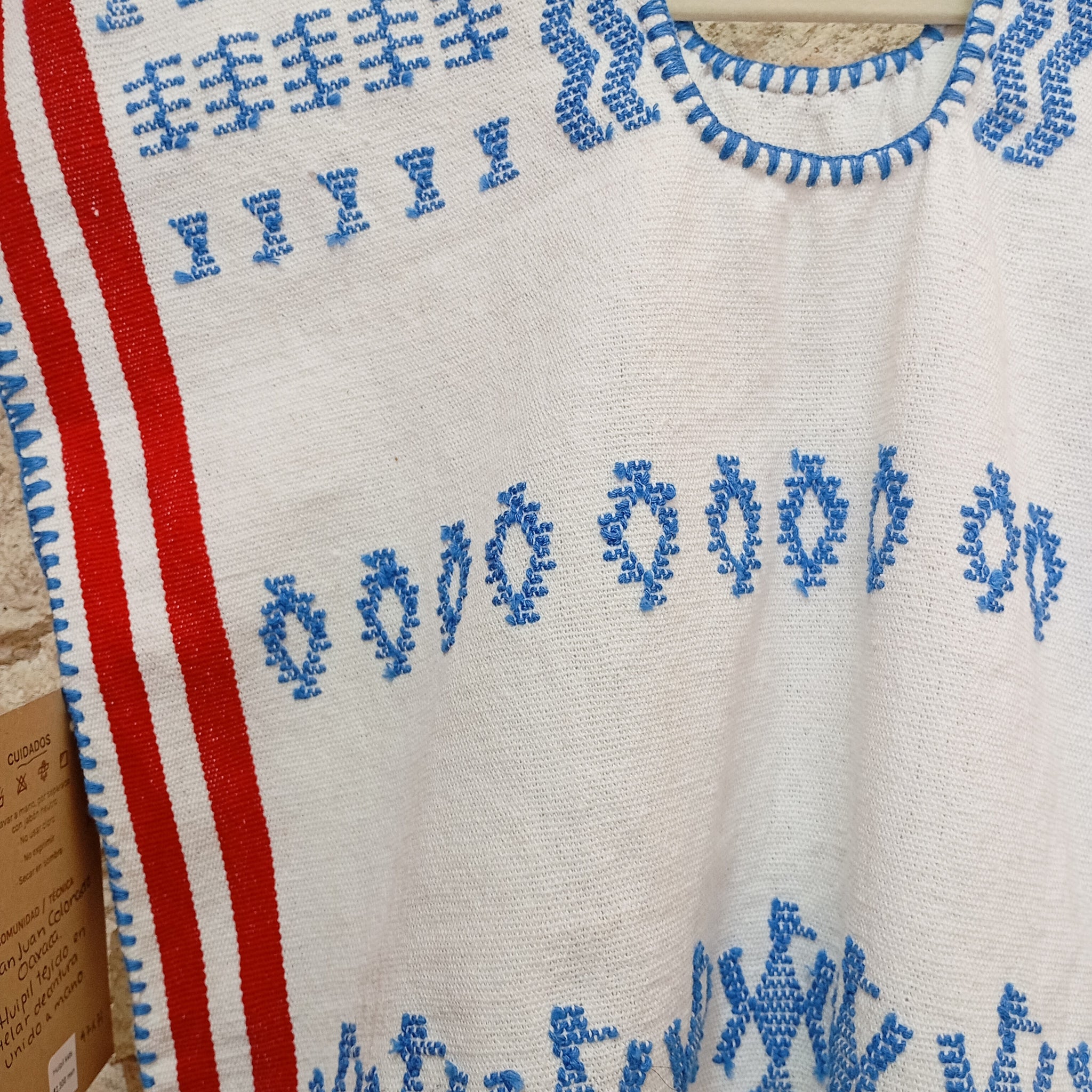 Huipil de Oaxaca - para niña color blanco con brocados azules