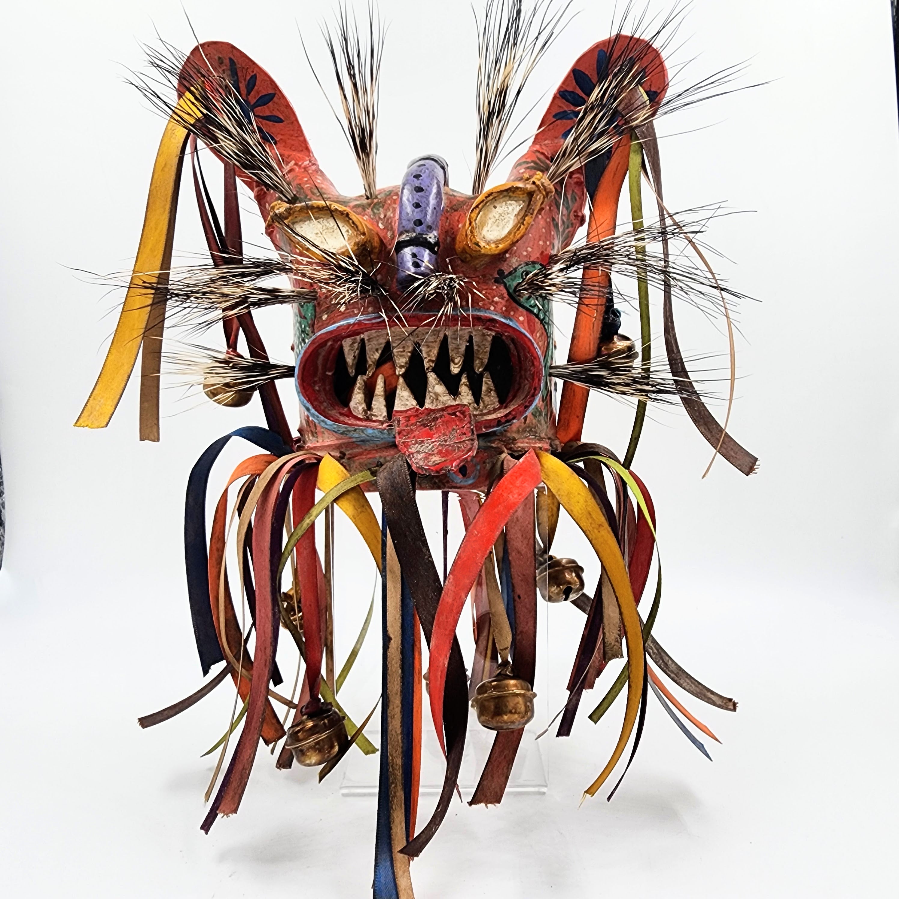 Máscara de Tecuán de cuero y pelo de jabalí
